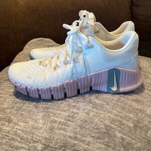 Nike free metcon White and Pink Athletic Sneakers